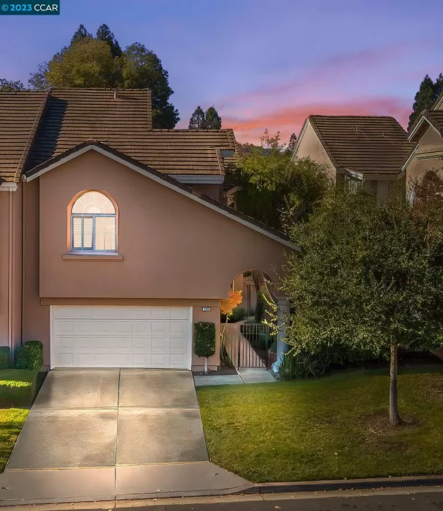 MLS: 41016712 Condo For Sale