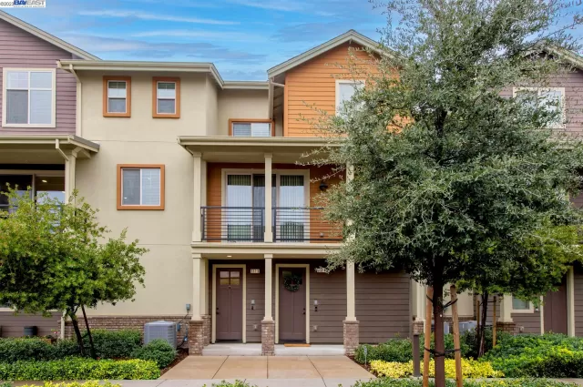 MLS: 41016771 Condo For Sale