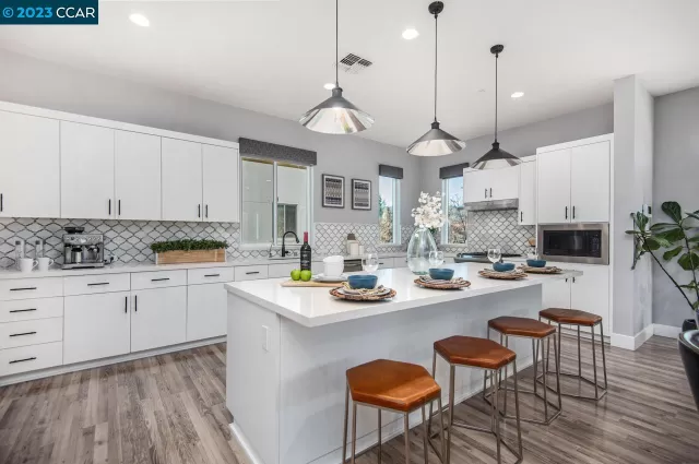 MLS: 41016796 Condo For Sale