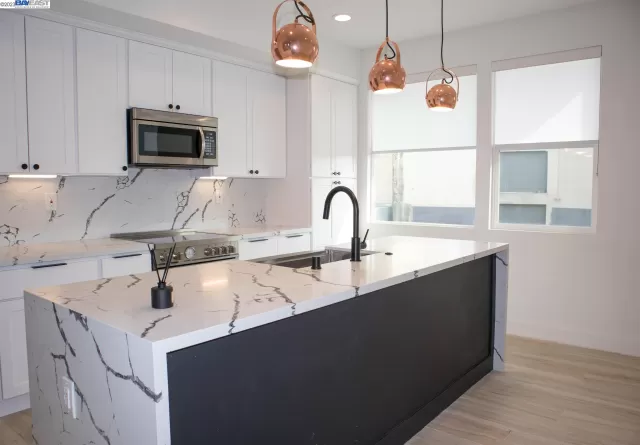 MLS: 41016841 Condo For Sale