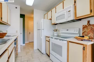 Photo #6: 41016859 Listing 