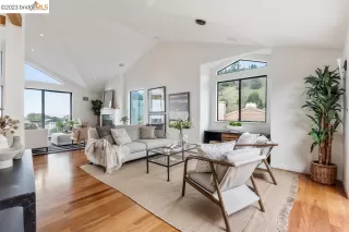 Photo #5: 41017005 Listing