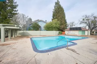 Photo #2: 41017037 Listing 