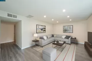 Photo #6: 41017037 Listing 