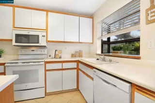 Photo #5: 41017296 Listing