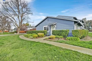 Photo #4: 41017300 Listing