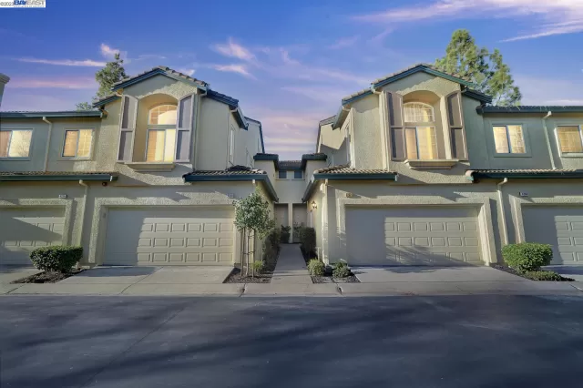 MLS: 41017353 Condo For Sale