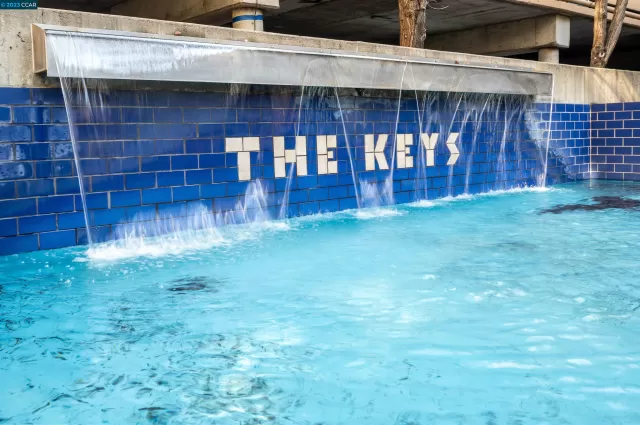 MLS: 41017366 Condo For Sale