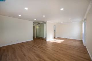 Photo #5: 41017366 Listing 