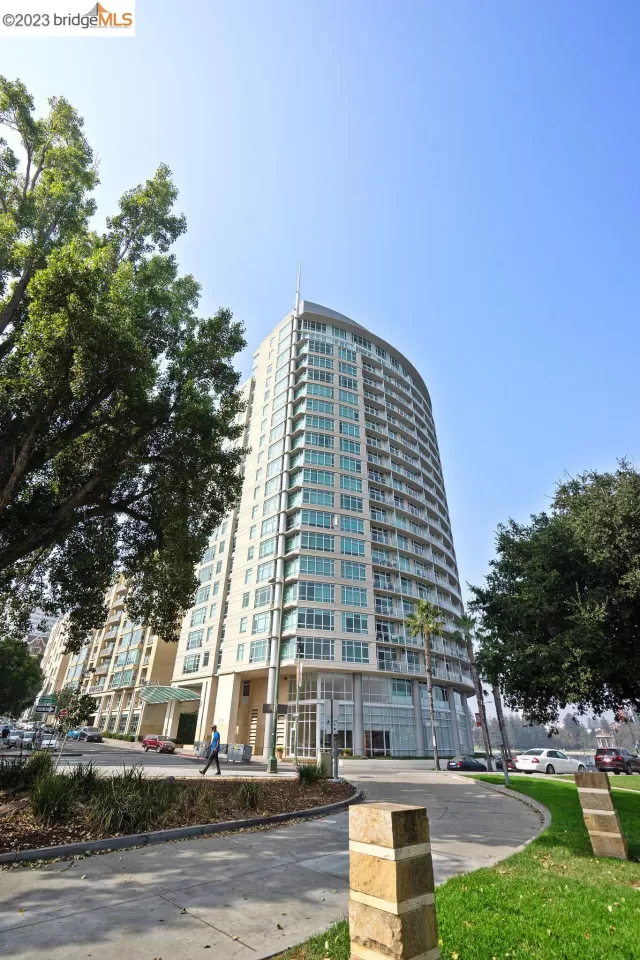 MLS: 41017372 Condo For Sale