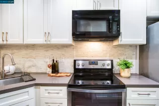 Photo #6: 41017421 Listing