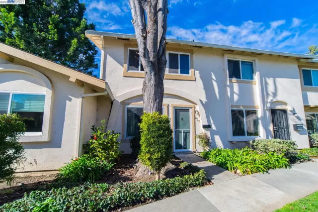 MLS: 41017422 Condo For Sale