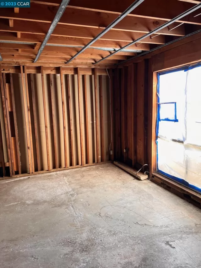 MLS: 41017523 Condo For Sale