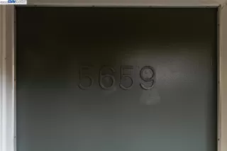 Photo #2: 41017542 Listing 