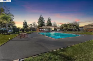 Photo #4: 41017542 Listing 