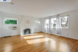 Photo #2: 41017623 Listing