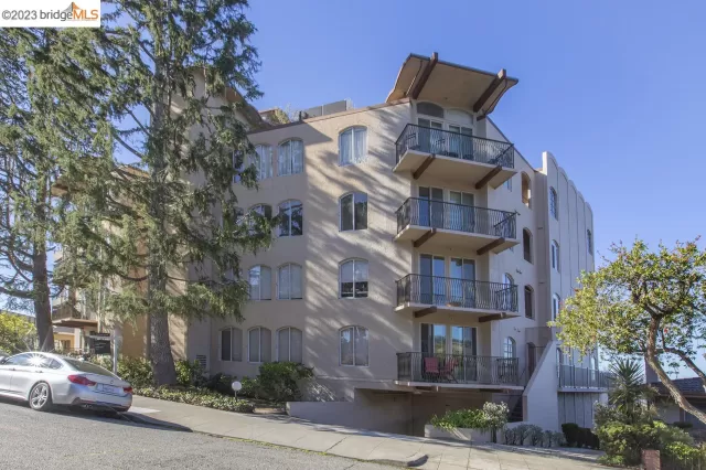 MLS: 41017823 Condo For Sale