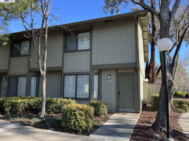 MLS: 41017847 Condo For Sale