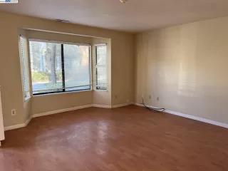 Photo #2: 41017847 Listing 