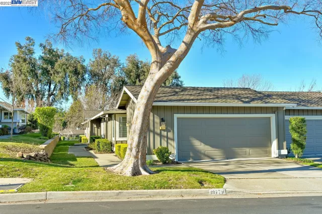 MLS: 41017898 Condo For Sale