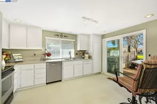Photo #6: 41017898 Listing