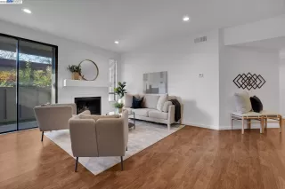 Photo #6: 41017956 Listing