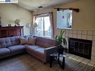 Photo #3: 41017957 Listing 