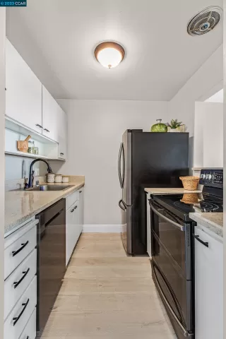 Photo #3: 41018002 Listing 