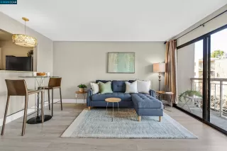 Photo #5: 41018002 Listing 