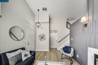 Photo #5: 41018007 Listing 