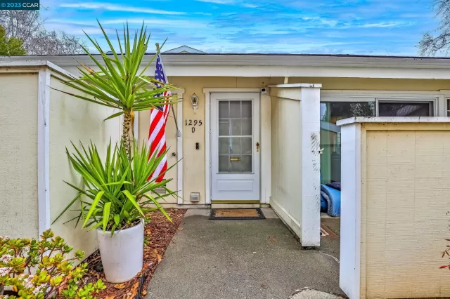 MLS: 41018020 Condo For Sale