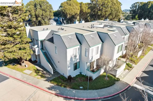 MLS: 41018082 Condo For Sale