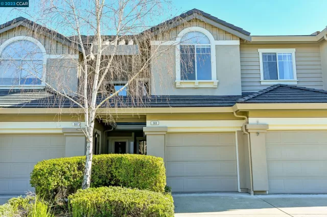 MLS: 41018129 Condo For Sale