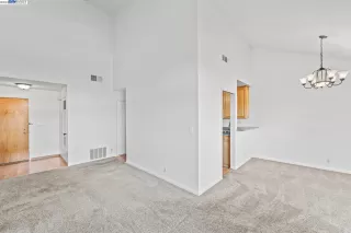 Photo #6: 41018185 Listing