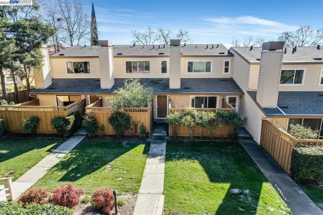 MLS: 41018190 Condo For Sale