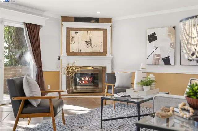 MLS: 41018348 Condo For Sale