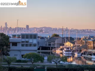 Photo #1: 41018360 Listing 