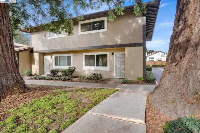 MLS: 41018405 Condo For Sale