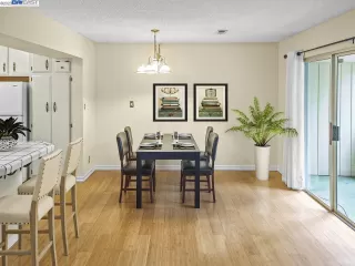 Photo #5: 41018488 Listing 