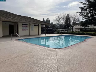 Photo #3: 41018534 Listing