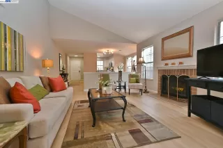 Photo #2: 41018536 Listing