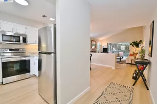 Photo #3: 41018536 Listing