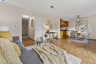 Photo #4: 41018566 Listing