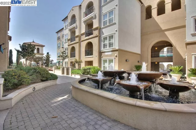 MLS: 41018588 Condo For Sale