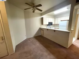 Photo #3: 41018643 Listing