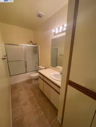 Photo #4: 41018643 Listing