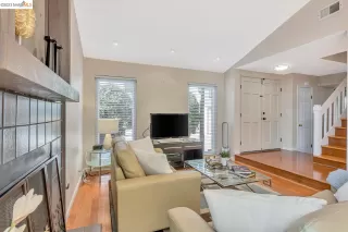 Photo #5: 41018644 Listing