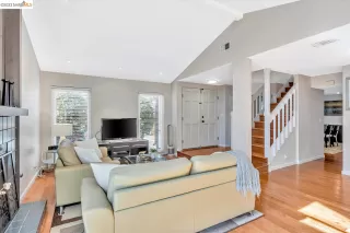 Photo #6: 41018644 Listing