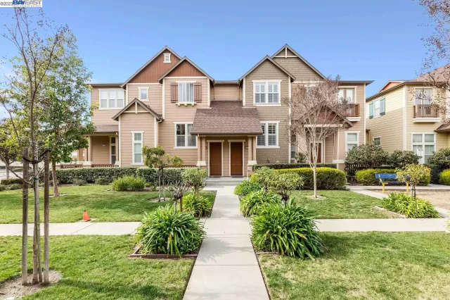 MLS: 41018658 Condo For Sale