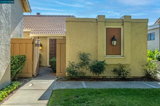 MLS: 41018683 Condo For Sale